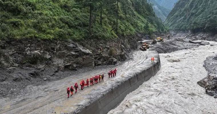 तिब्बतमा विनाशकारी बाढीका कारण ५५८ जना बेपत्ता