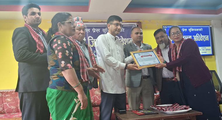 अन्नपूर्णकर्मी भवानी खड्का सम्मानित