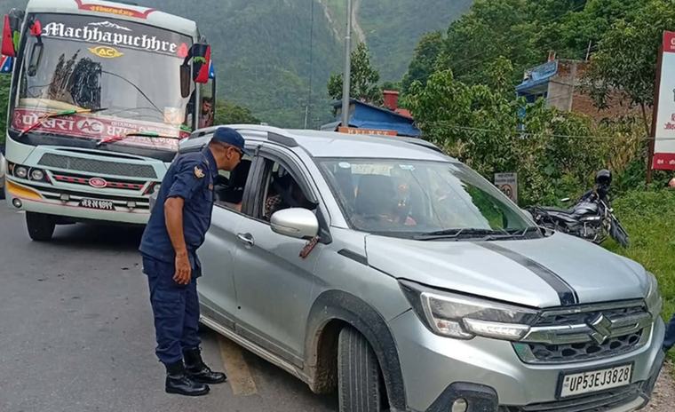 भोटेकोसी बाढी पीडितको उद्धार र राहतका लागि निःशुल्क बससेवा