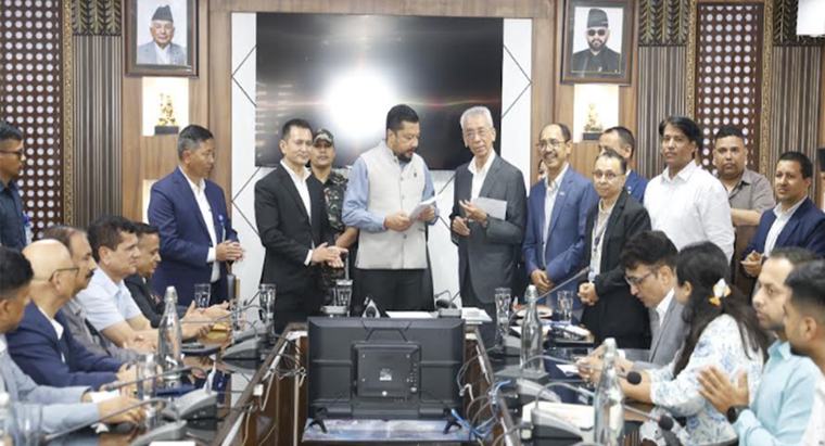 बाढी प्रभावितका लागि बुटवल पावर कम्पनीद्वारा ५१ लाख बढी सहयोग