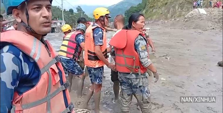 भोटेकोसी बाढी: अहिलेसम्म ११ हजार ९९३ जनाको उद्धार