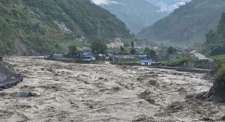 बाढीपीडितको लागि एनआरएनए साउदीद्वारा ५ लाख सहयोग