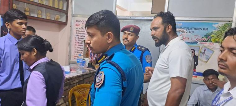 ठगी गरेको आरोपमा बिर्तामोडको एक कार्यालयमा छापा, ४१ जना पक्राउ