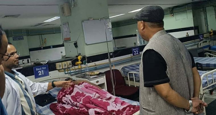 भोटेकोसी बाढीका घाइते भेट्दै आङ्देम्बेले भने- उपचारमा कुनै कमी नहोस्