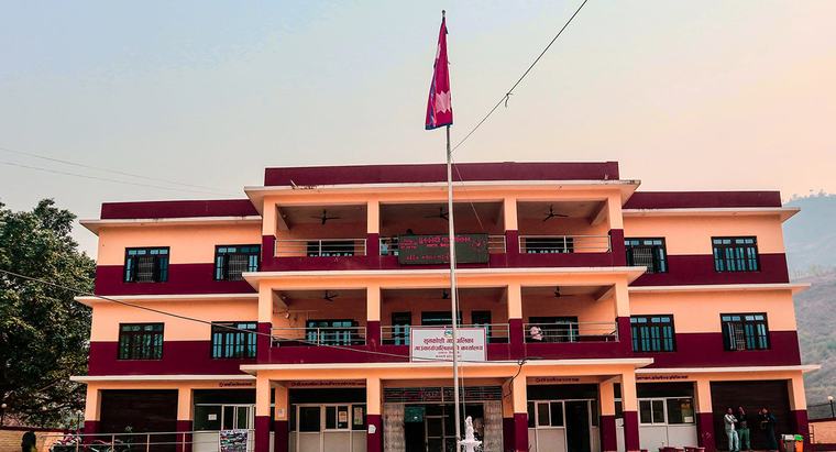 बाढीपीडितका लागि सिन्धुलीको सुनकोशीका कर्मचारीहरुको १३ लाख बढी सहयोग