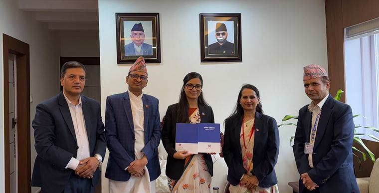 कानुन आयोगले गर्यो कानुनमन्त्रीसमक्ष वार्षिक प्रतिवेदन पेस